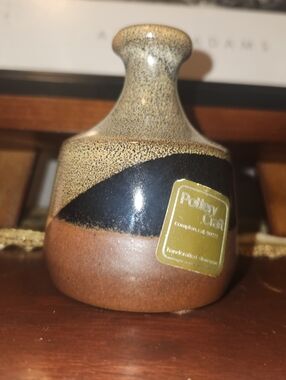 Vintage Pottery Craft USA Handcrafted Stoneware Small Vase 3.75" Glazed.
